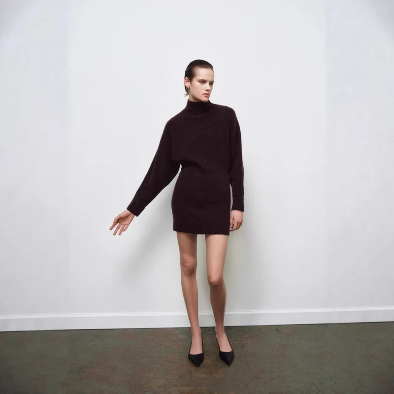 Damen Oversized Strickkleid mit Rollkragen und Ballonärmeln Nord Taschen