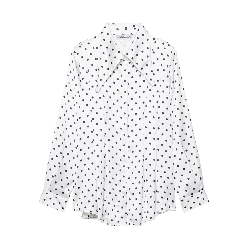 Damen Oversized Satinbluse mit übergroßem spitzem Kragen und Plissée-Detail Nord Taschen