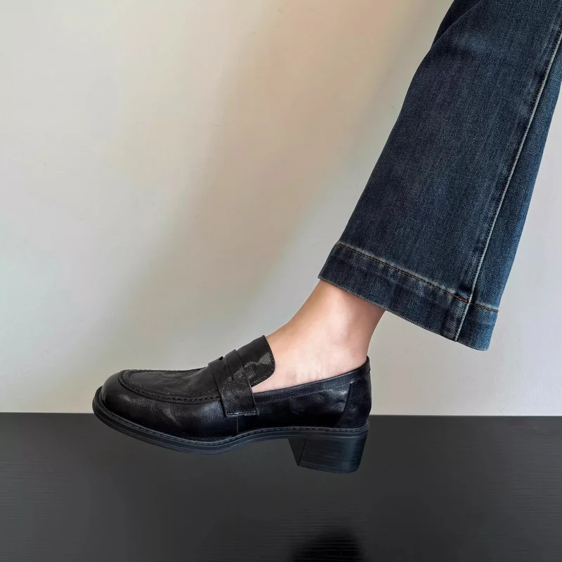 Damen Leder-Pennyloafer mit Mokassin-Naht und profilierter Laufsohle Nord Taschen