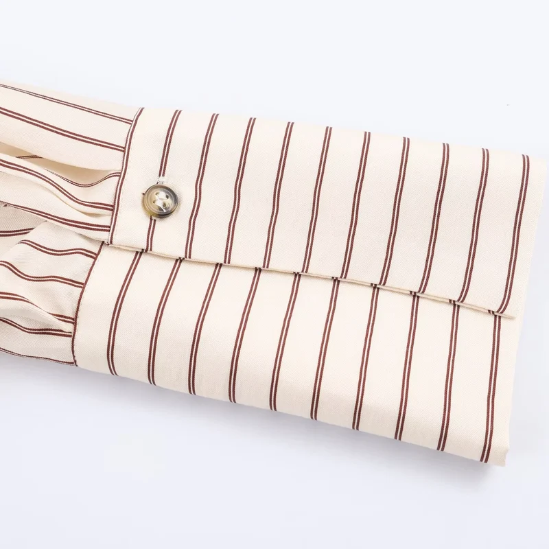 Damen Oversize-Hemdbluse mit Streifenmuster, verlängerten Manschetten und verdeckter Knopfleiste Nord Taschen