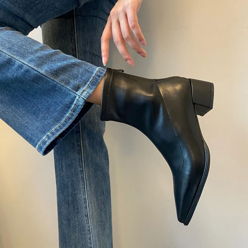 Damen Knöchelhohe Leder-Ankleboots mit spitzer Kappenform und sculpted Blockabsatz Nord Taschen