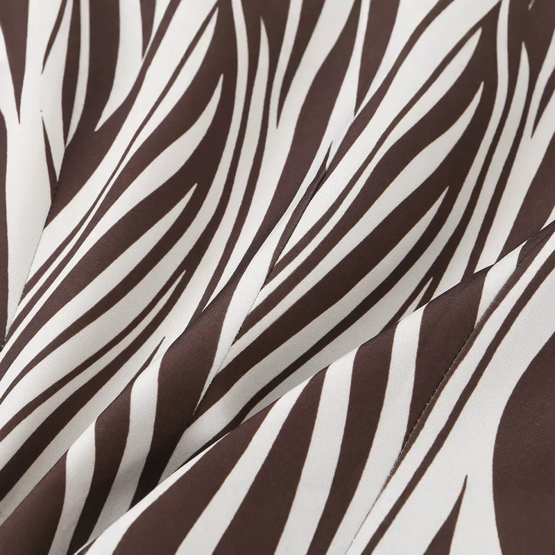 Damen Taillierter Zebra-Print Blazer mit Reverskragen und Pattentaschen Nord Taschen