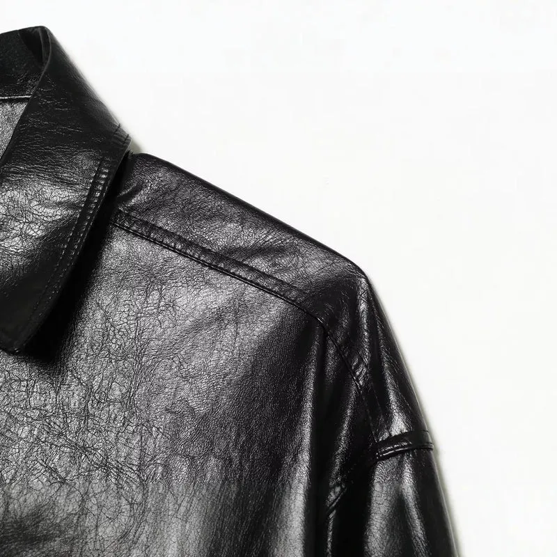 Damen Kurzjacke im Blusenstil aus veganer Lederoptik mit Brustklappen und tailliertem Saum Nord Taschen