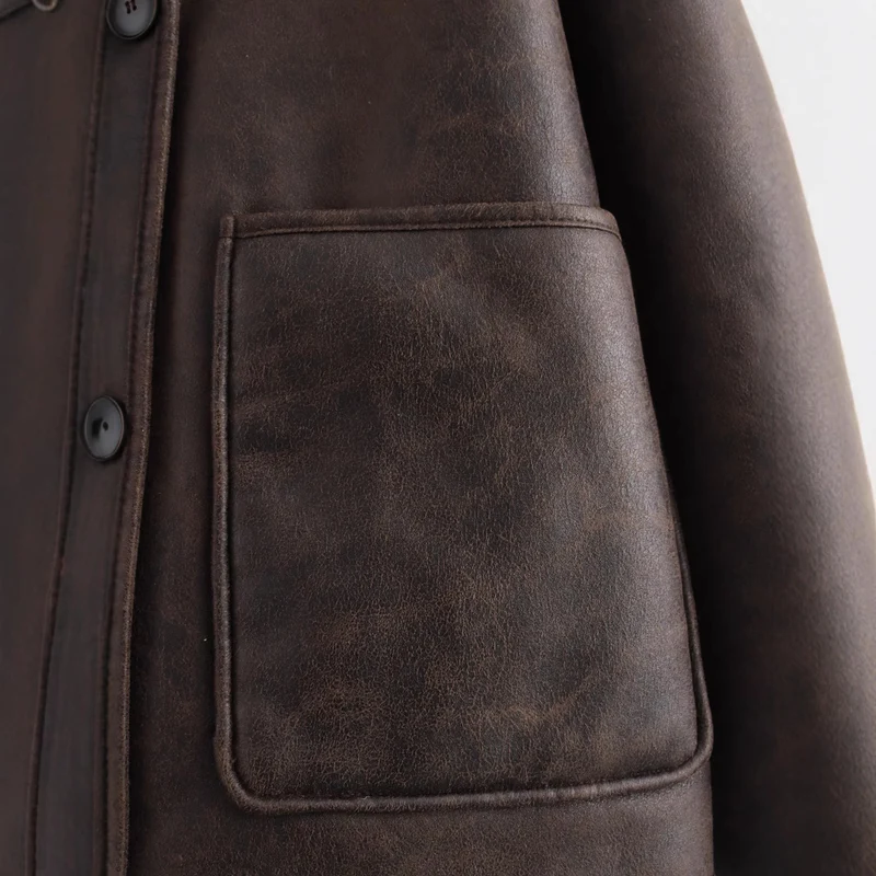 Damen Kurzjacke im Aviator‑Look aus Lederoptik mit Teddyfutter und aufgesetzten Taschen Nord Taschen