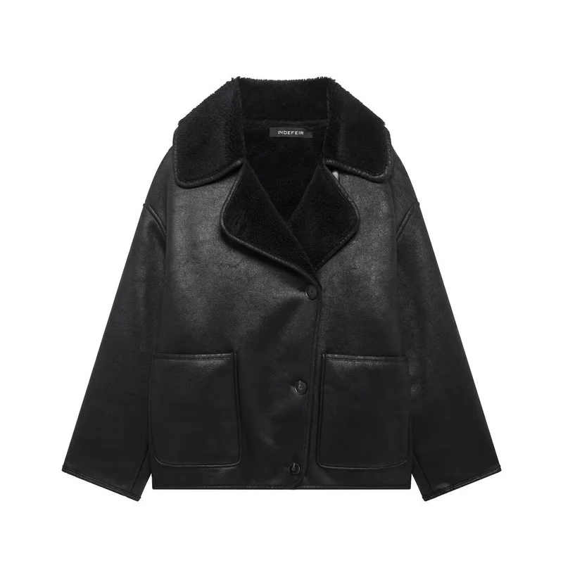 Damen Kurzjacke im Aviator‑Look aus Lederoptik mit Teddyfutter und aufgesetzten Taschen Nord Taschen