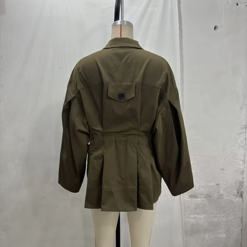 Damen Oversize-Boxy-Übergangsjacke mit großen Pattentaschen und Tunnelzug Nord Taschen