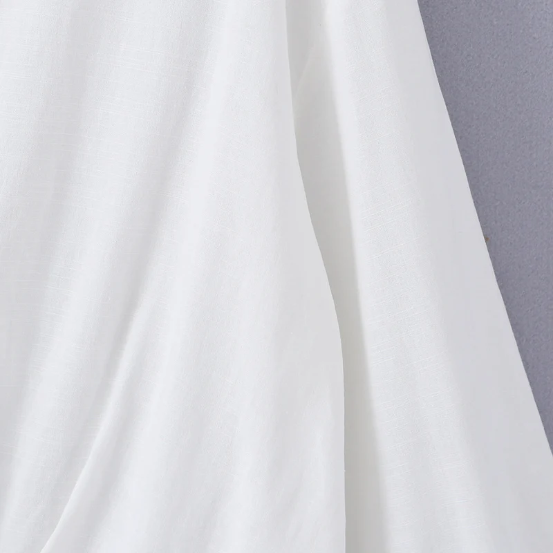 Damen Oversize-Bluse mit tiefem V-Ausschnitt, Hemdkragen und gerafftem Frontsaum Nord Taschen