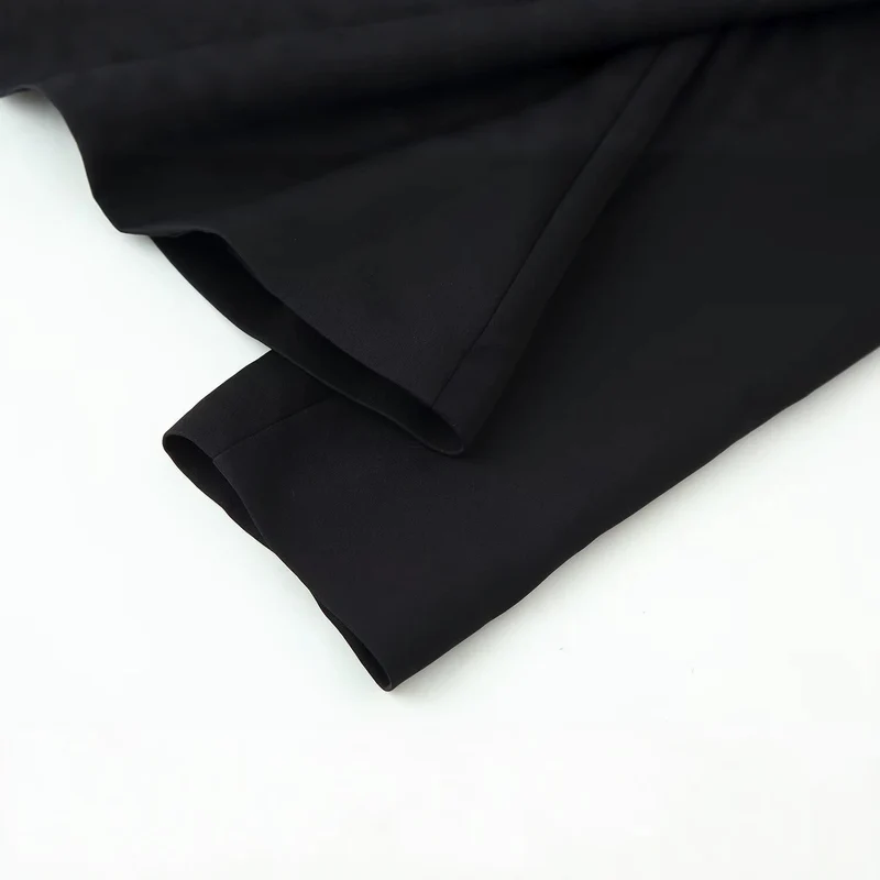 Damen Taillierter Kurzblazer mit herzförmigem Ausschnitt und Schößchen Nord Taschen