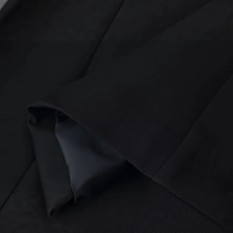 Damen Taillierter Kurzblazer mit herzförmigem Ausschnitt und Schößchen Nord Taschen