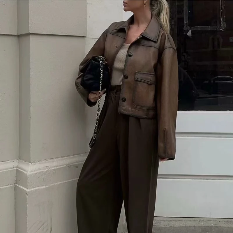 Damen Kurzjacke aus veganer Lederoptik im kastenförmigen Worker Look Nord Taschen