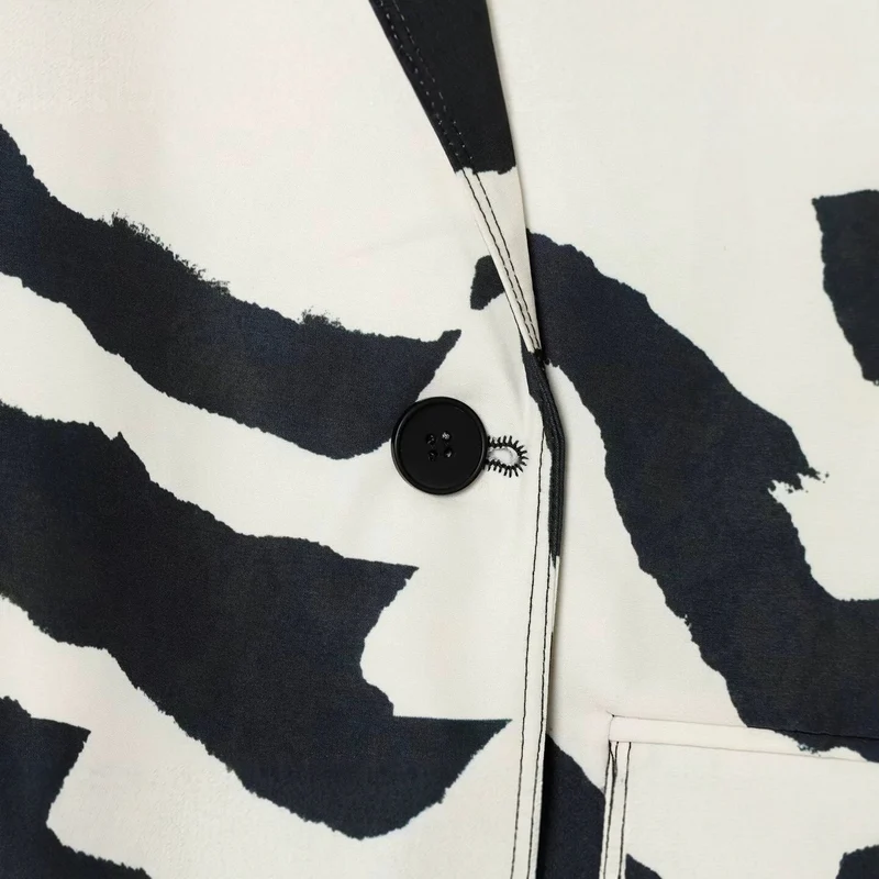 Damen Oversize-Blazer im Zebra-Print mit Reverskragen und Pattentaschen Nord Taschen