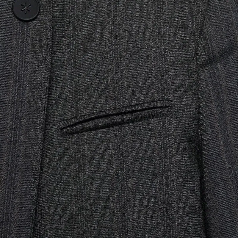 Damen Moderner schlanker Blazer mit asymmetrischer Knopfleiste und Stehkragen Nord Taschen