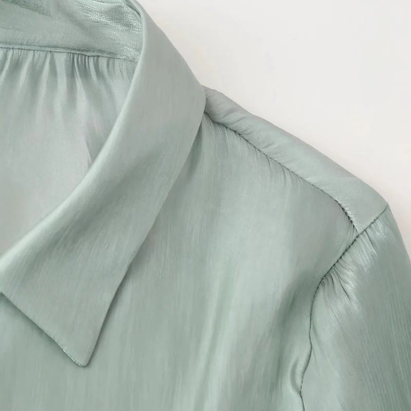 Damen Seidenähnliche Bluse mit Taillen-Zugband und verdeckter Knopfleiste Nord Taschen