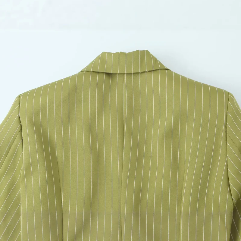 Damen Taillierter Cropped-Blazer mit Bundgürtel und Nadelstreifen Nord Taschen