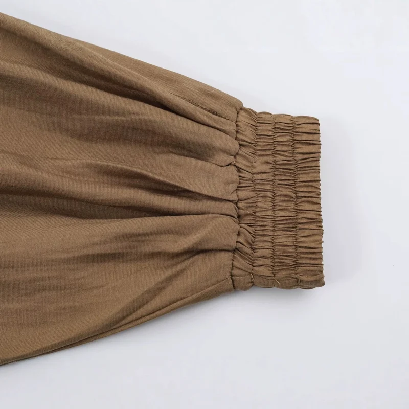 Damen Leichte Plissierte Blousonjacke mit Rundkragen, Ballonärmeln und gesmoktem Saum Nord Taschen
