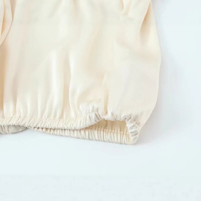 Damen Satinbluse mit tiefem Wickel-V-Ausschnitt, elastischem Saum und Ballonärmeln Nord Taschen