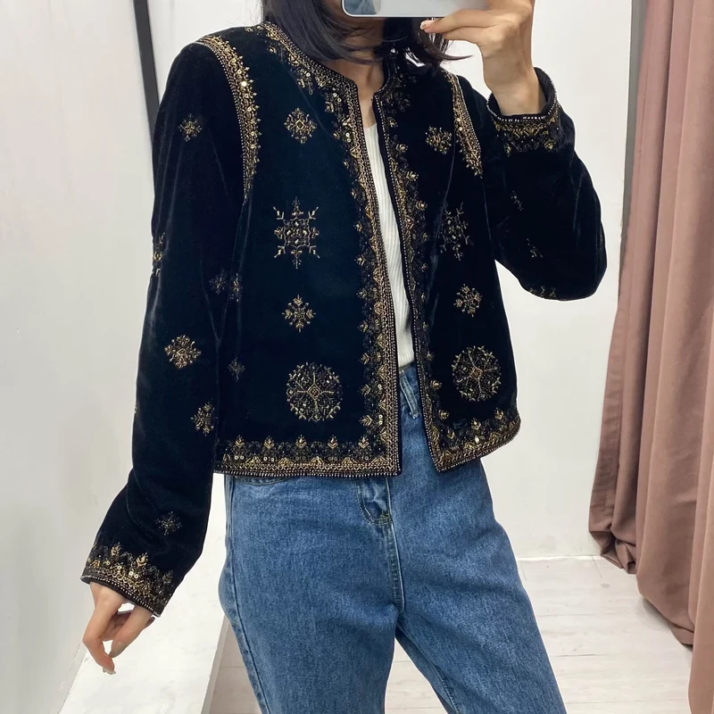Damen Kurzsametjacke mit filigraner Metallstickerei und Perlenbesatz Nord Taschen