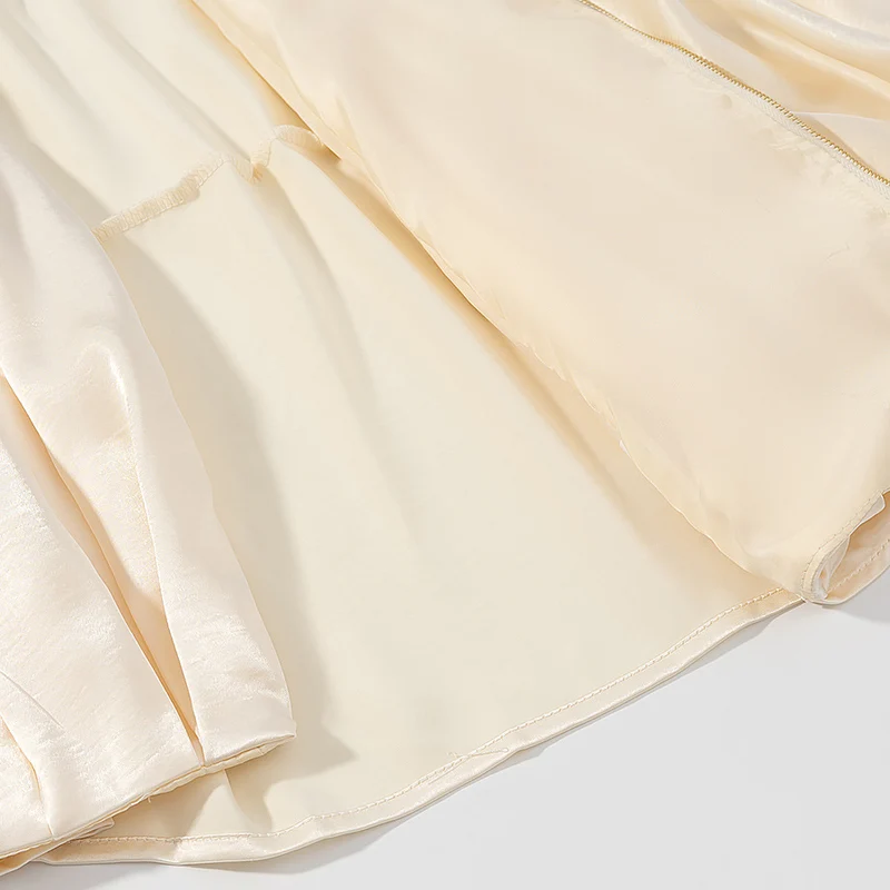 Damen Satin-Cape-Bluse mit Reißverschluss, Ballonärmeln und gerafftem Saum Nord Taschen