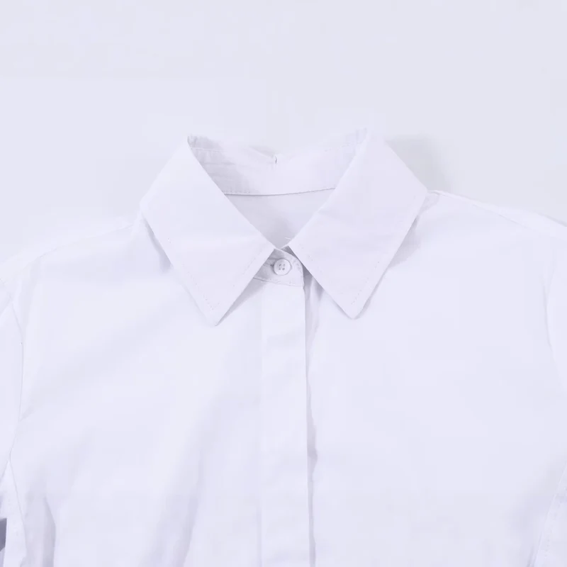 Damen Taillierte Popeline‑Bluse mit Peplum-Details und verdeckter Knopfleiste Nord Taschen