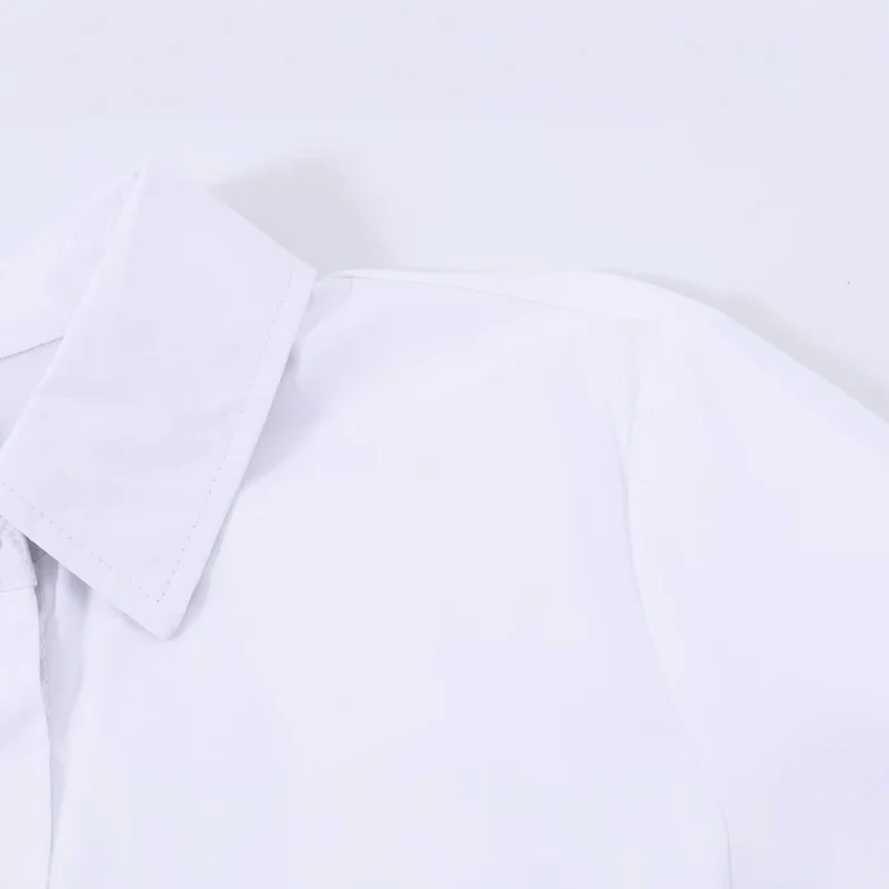 Damen Taillierte Popeline‑Bluse mit Peplum-Details und verdeckter Knopfleiste Nord Taschen