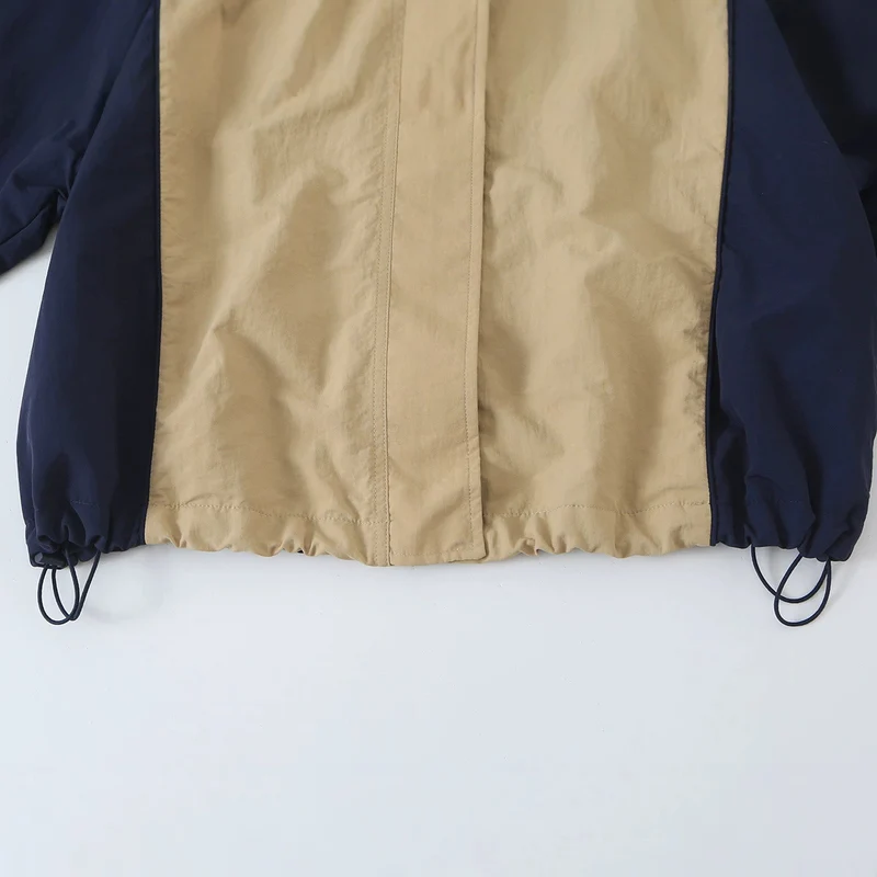 Damen Leichte Cropped-Übergangsjacke mit Funnelkragen, Kontrast-Einsätzen und Tunnelzug Nord Taschen