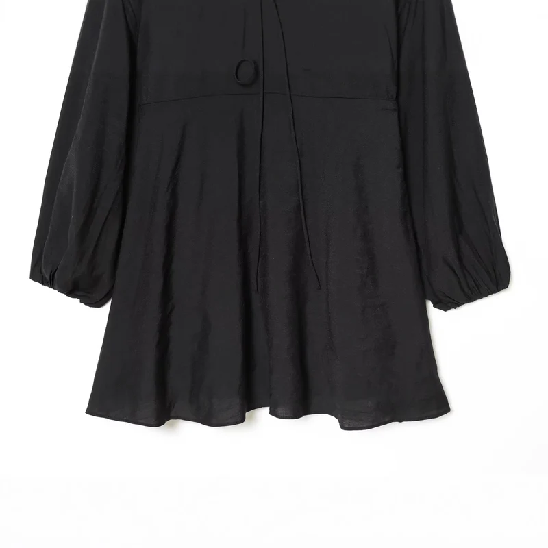 Damen Kurzkleid mit tiefem V‑Ausschnitt, Empire‑Taillenband und weiten Ballonärmeln Nord Taschen