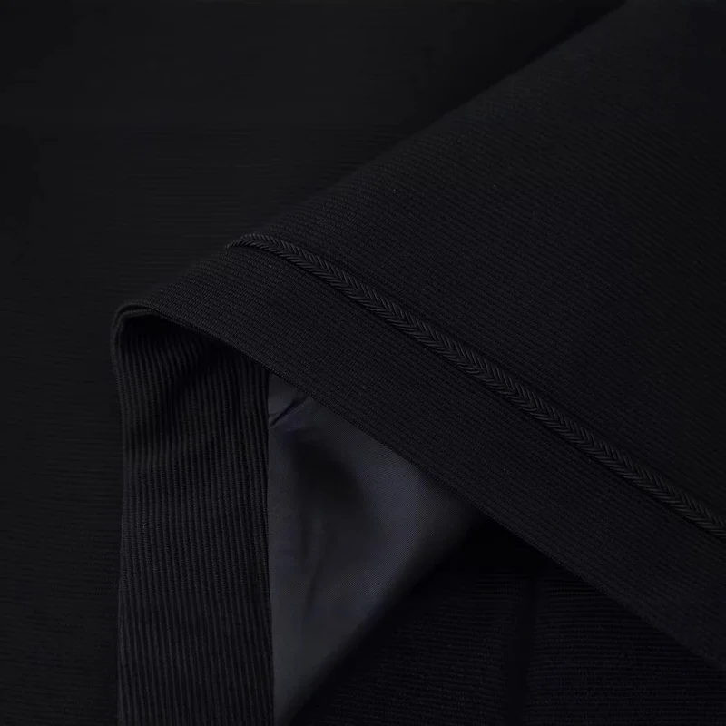 Damen Kurzjacke im militärisch inspirierten Stil mit Stehkragen und Zierkordeln Nord Taschen