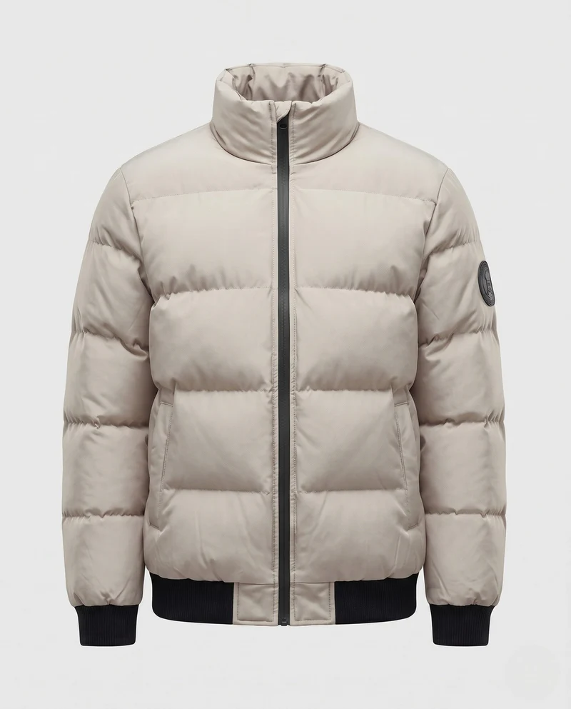 Herren kurze gepolsterte Steppjacke mit hochstehendem Kragen, gerippten Bündchen und Armpatch Nord Taschen