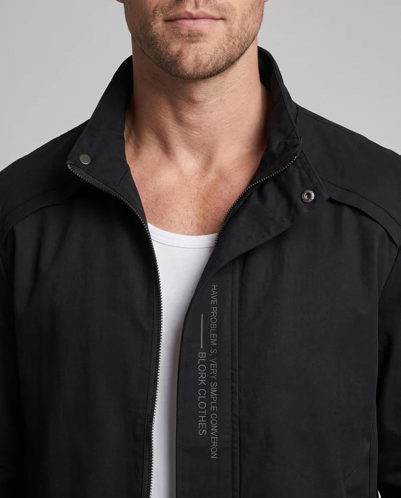 Herren Freizeit Bomberjacke im minimalistischen urbanen Look mit Stehkragen und gerippten Bündchen Nord Taschen