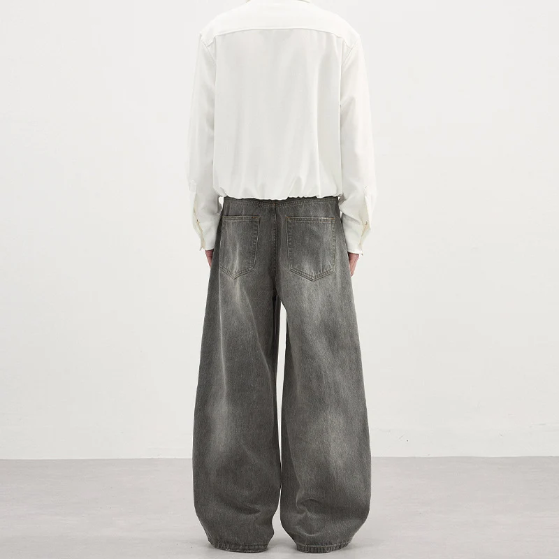 Herren Weitfallende Denimhose mit Used-Waschung, verlängerter Saumkante und entspanntem Bund Nord Taschen