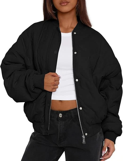 Damen Kurz geschnittene Stepp-Bomberjacke im Oversize-Look mit Raglanärmeln Nord Taschen
