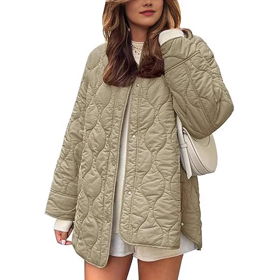 Damen gesteppte Oversize-Steppjacke mit Druckknopfleiste und gerundetem Saum Nord Taschen