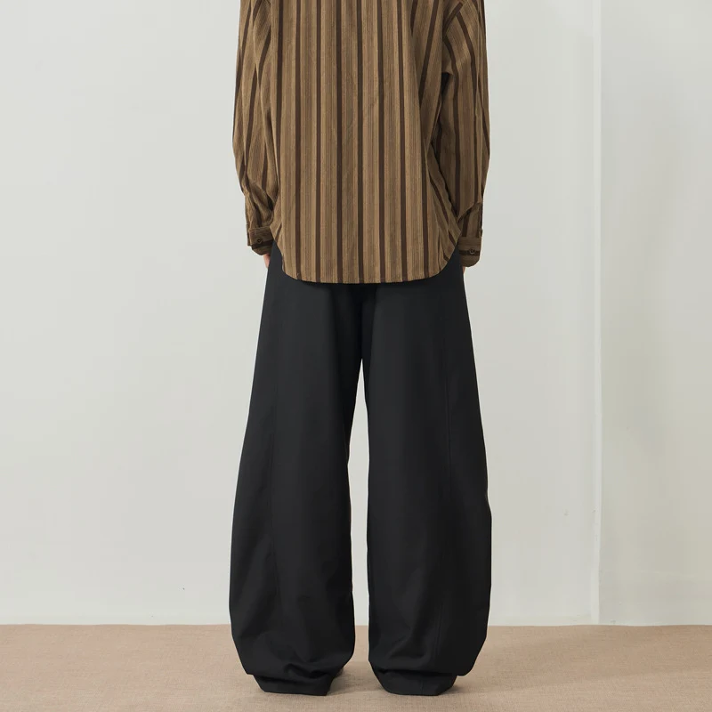 Herren Bodentiefe Oversize-Twillhose mit extra weitem Bein und cleanem Minimaldesign Nord Taschen