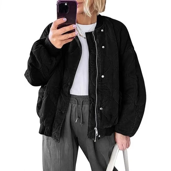 Damen Gepolsterte Oversize-Stepp-Bomberjacke mit Rippbündchen und dekorativer Ziersteppung Nord Taschen