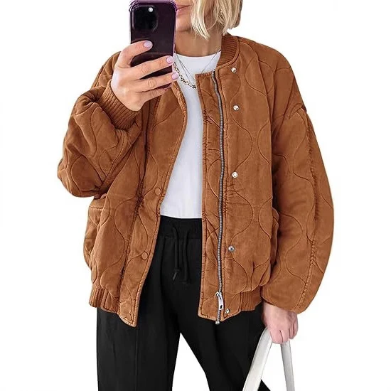 Damen Gepolsterte Oversize-Stepp-Bomberjacke mit Rippbündchen und dekorativer Ziersteppung Nord Taschen