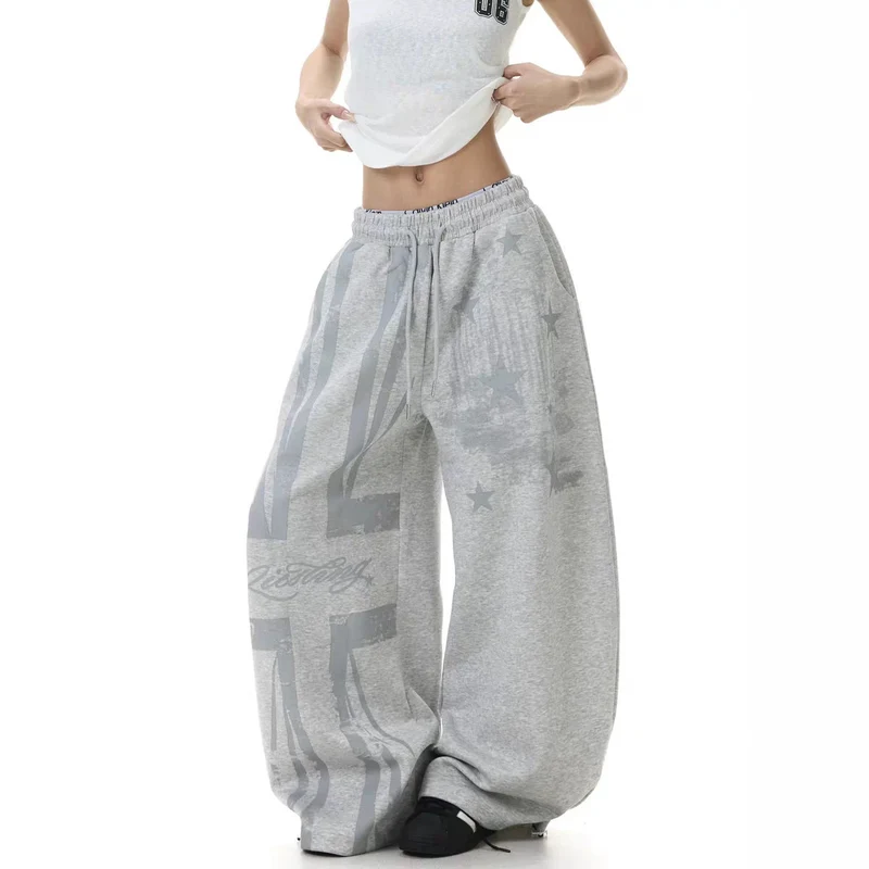 Damen Lässige Übergröße Sweatpants mit grafischen Designelementen Nord Taschen