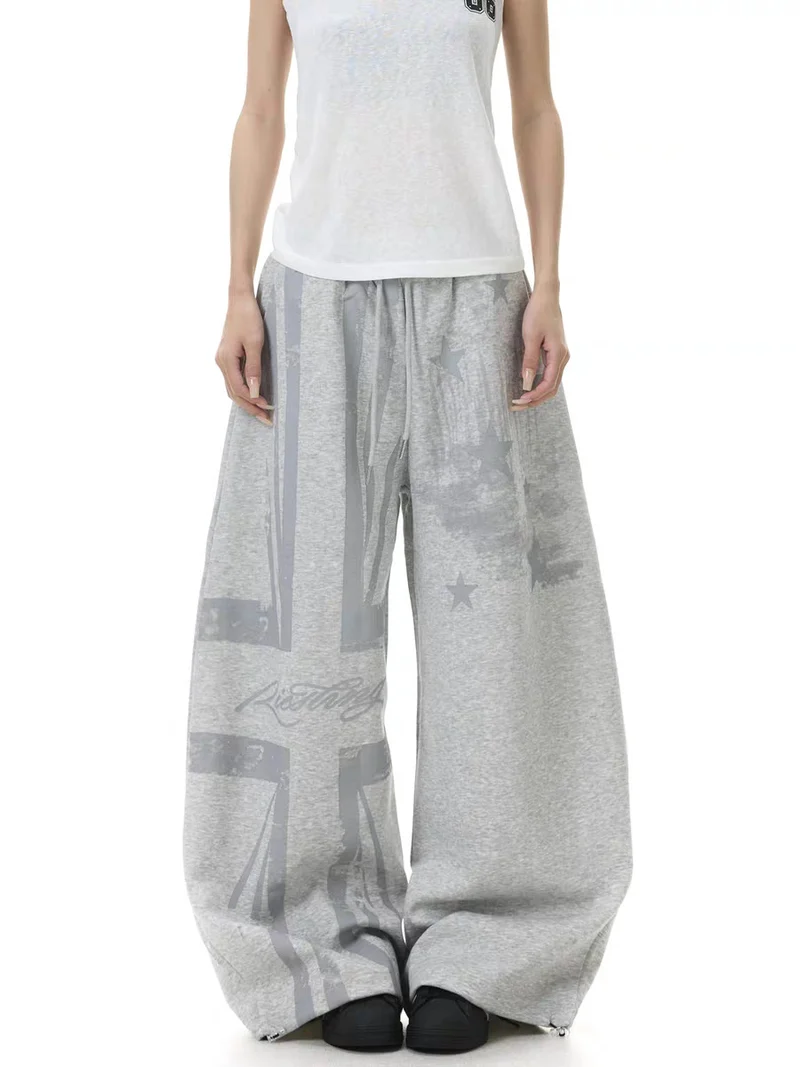 Damen Lässige Übergröße Sweatpants mit grafischen Designelementen Nord Taschen