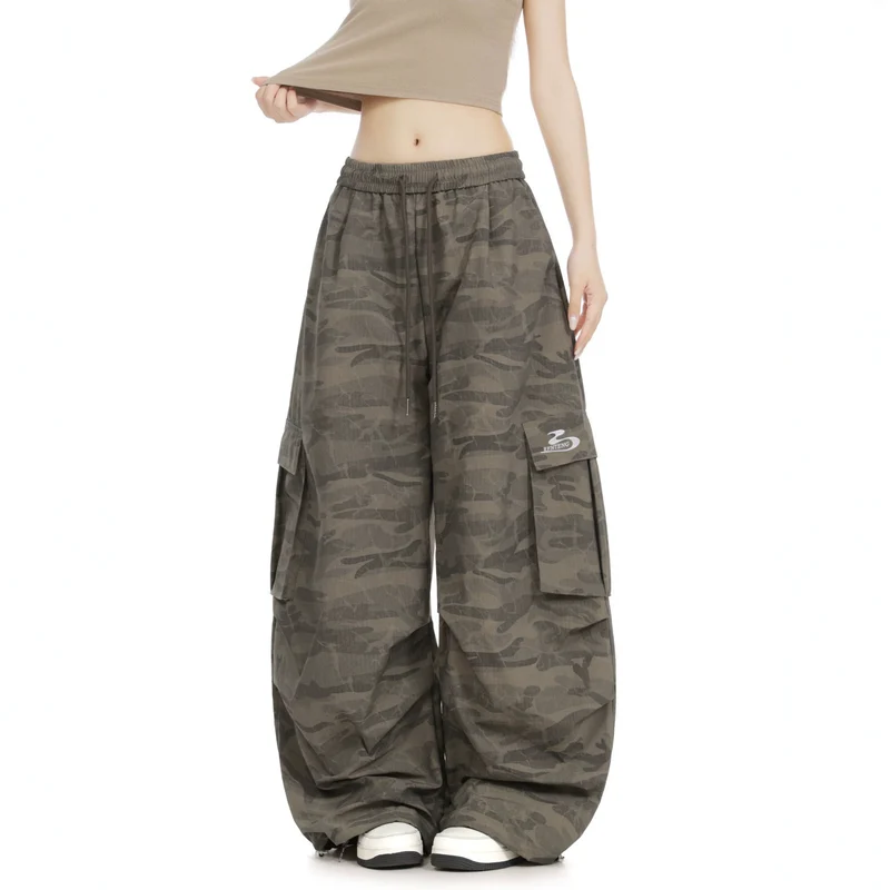 Damen Lässige Cargo-Hose im Camouflage-Design Nord Taschen