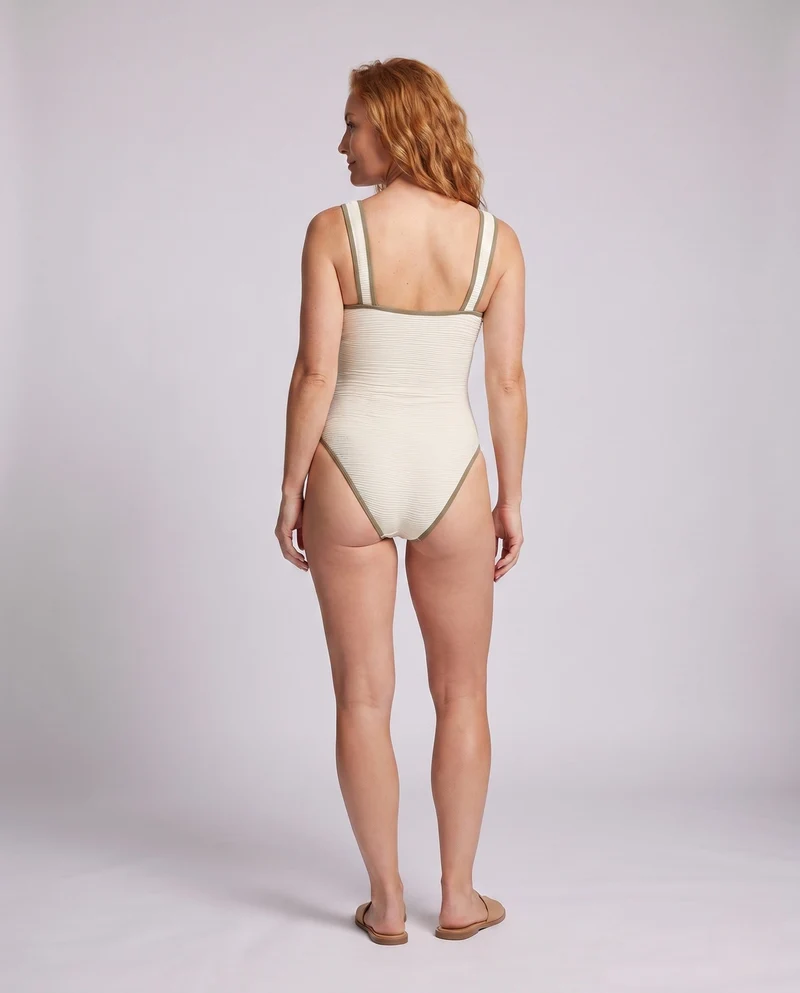Damen Eleganter Cut-Out-Badeanzug mit dekorativem Schmuckdetail