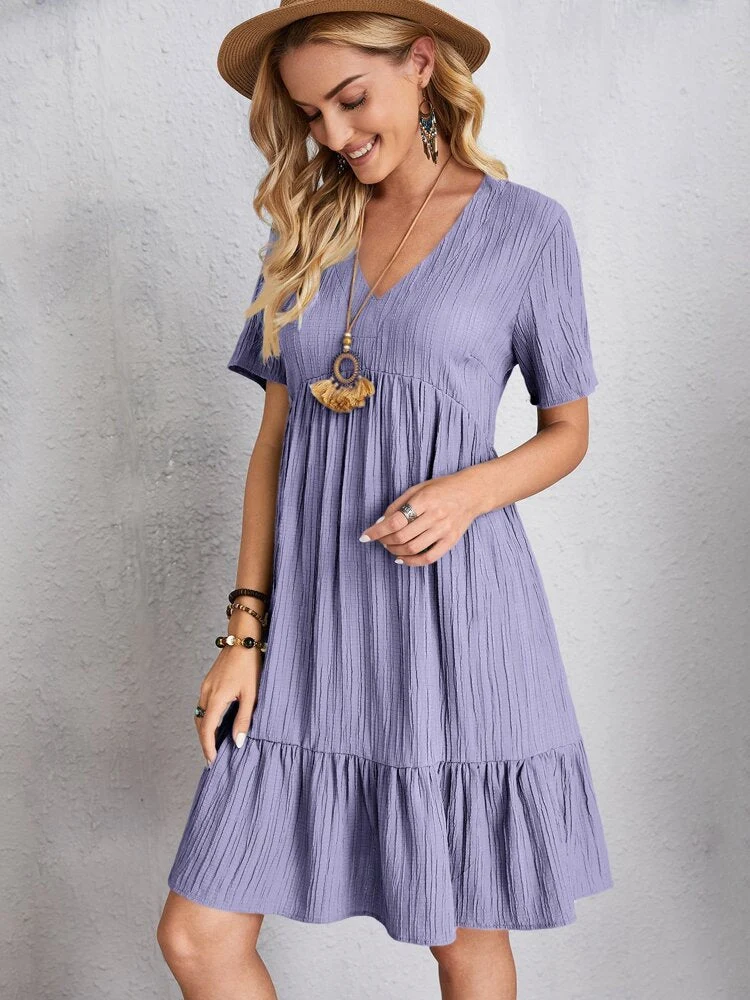 Damen lässiges V-Ausschnitt Kleid mit Schößchen und Rüschendetails