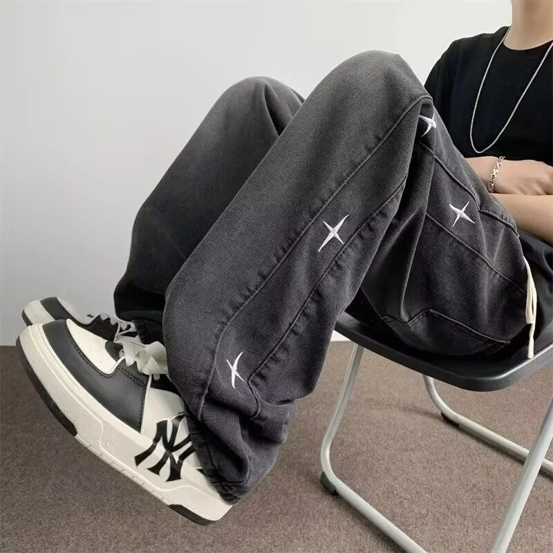 Damen Weitgeschnittene Jeanshose mit einzigartigem Design Nord Taschen