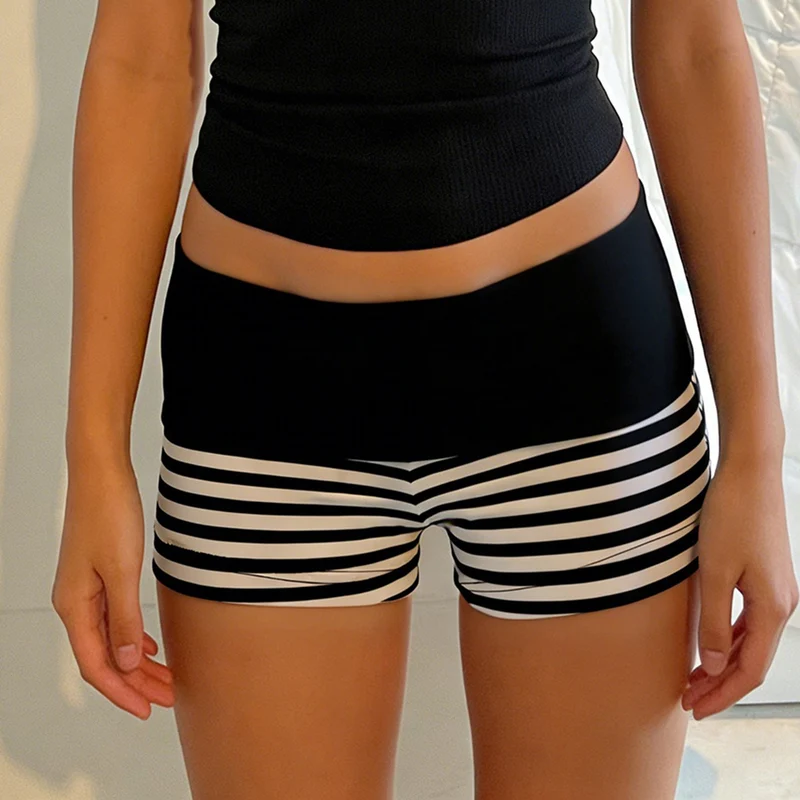 Damen Sportliche Shorts mit breitem elastischem Bund und modernem Streifenmuster
