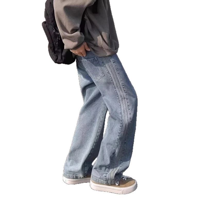 Damen Weitgeschnittene Jeans mit Details Nord Taschen