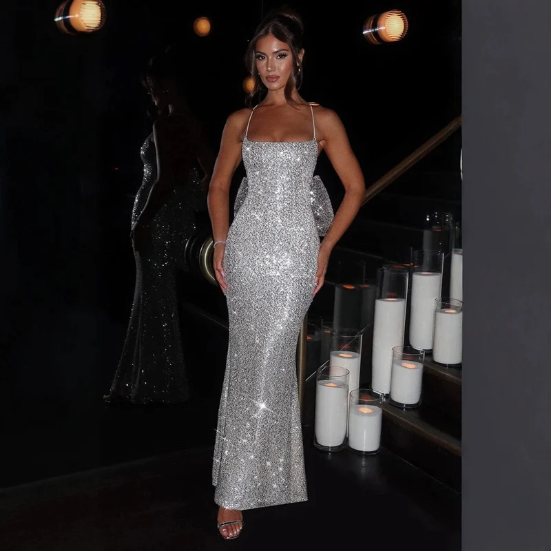 Damen Glitzerndes Abendkleid mit elegantem Schnitt und raffinierten Details