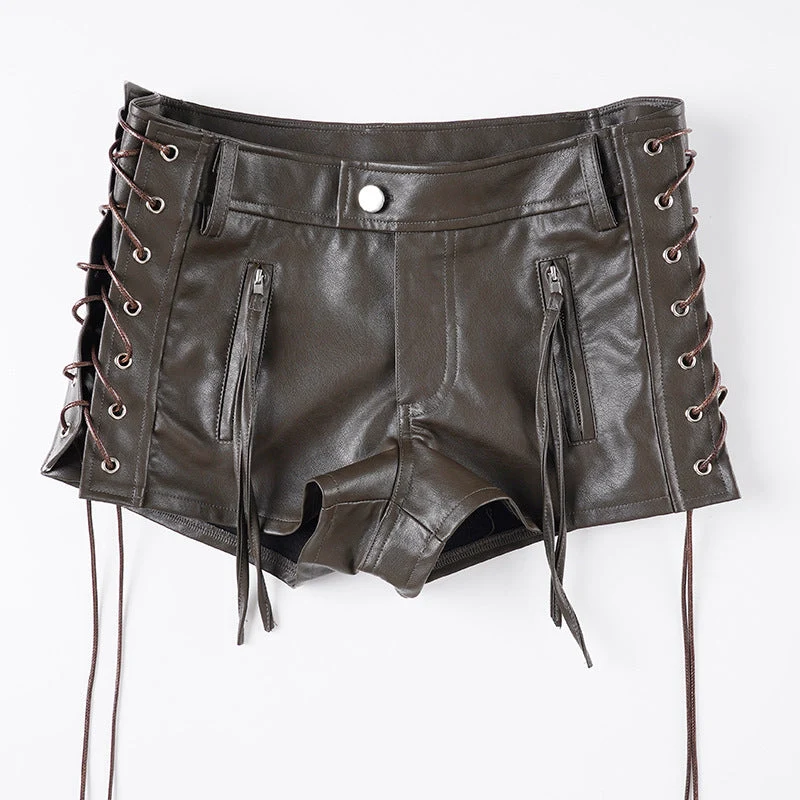 Damen Kunstleder-Shorts mit dekorativen Knopfdetails