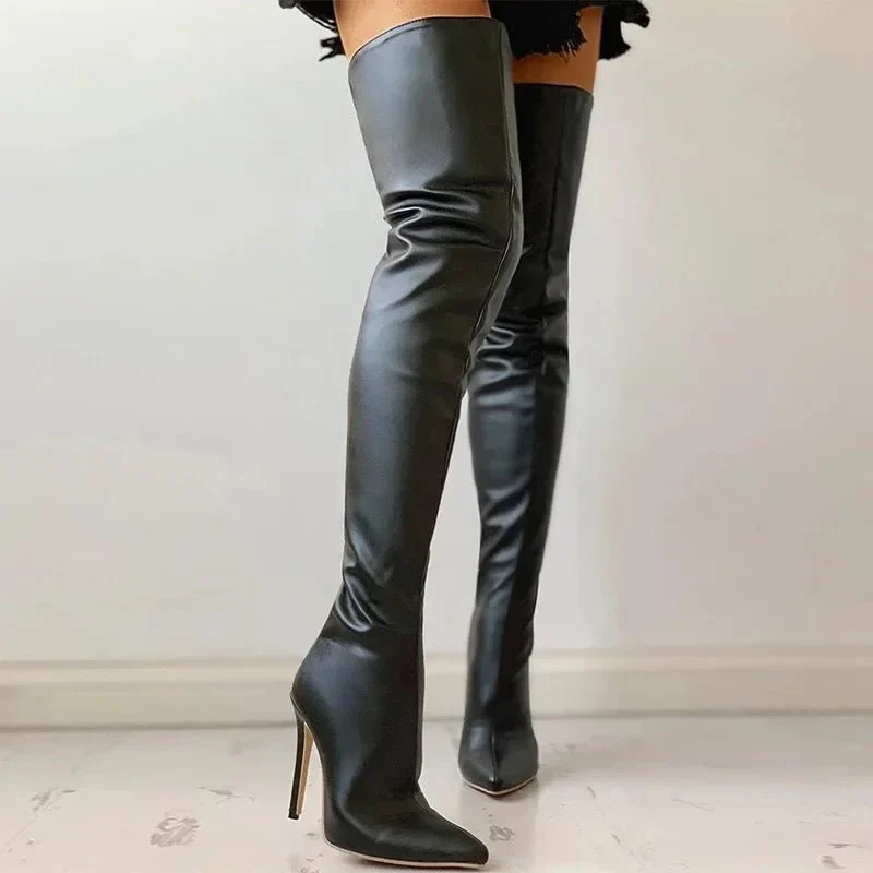 Oberschenkelhohe Stiletto Stiefel