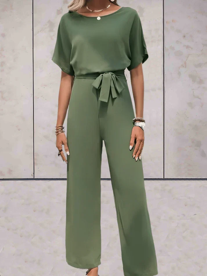 Einfarbiger Jumpsuit mit kurzen und weiten Ärmeln