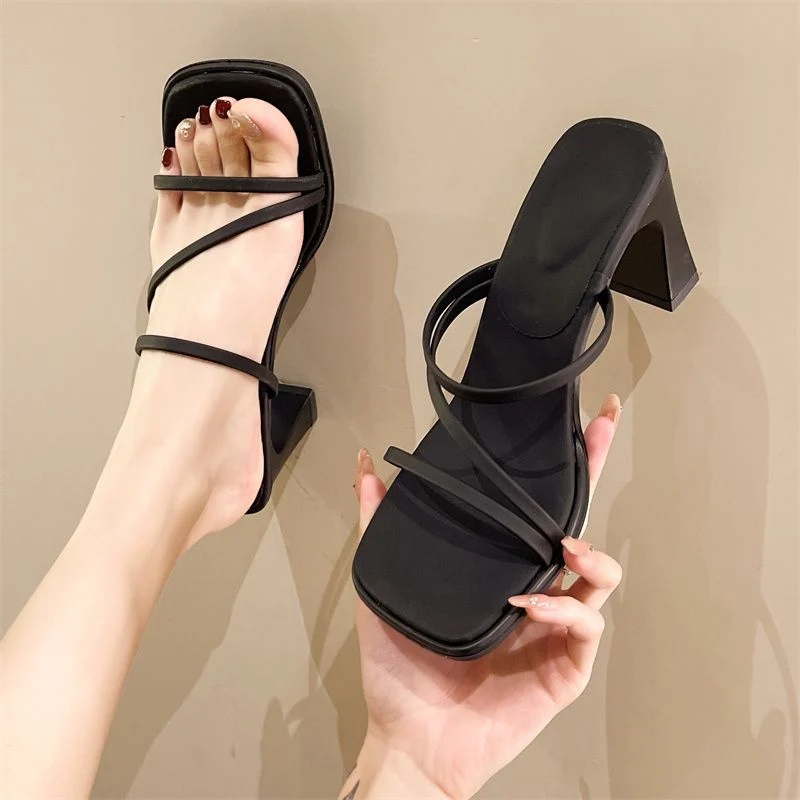 Damen elegante Sandaletten mit schickem Blockabsatz und feinen Riemchen