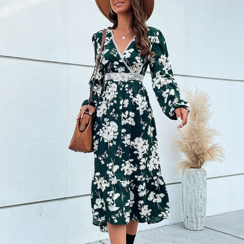 Damen Blumiges Midikleid mit V-Ausschnitt, Spitzenbesatz und taillenbetonter Wickeloptik Nord Taschen