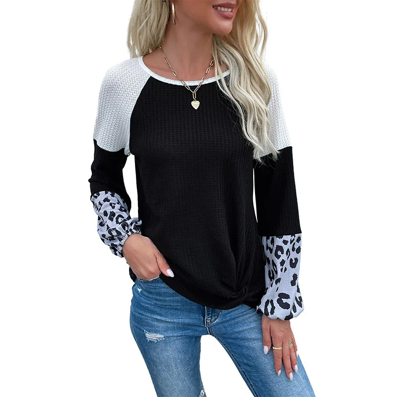 Damen Asymmetrisches Waffelstrick-Shirt mit Knotenbund und Leopard‑Manschetten Nord Taschen